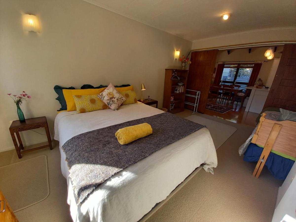 Birds Eyes Te Awanga Bed and Breakfast Eksteriør billede