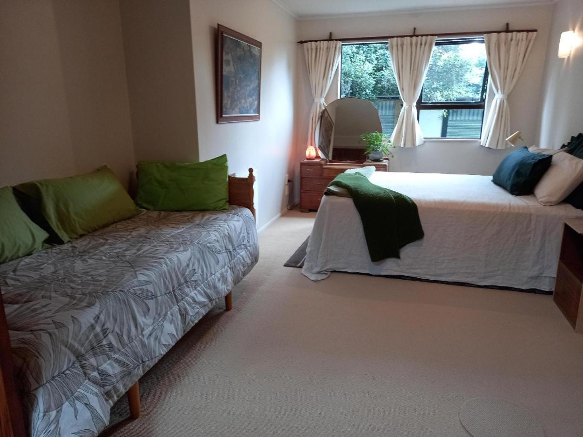 Birds Eyes Te Awanga Bed and Breakfast Eksteriør billede
