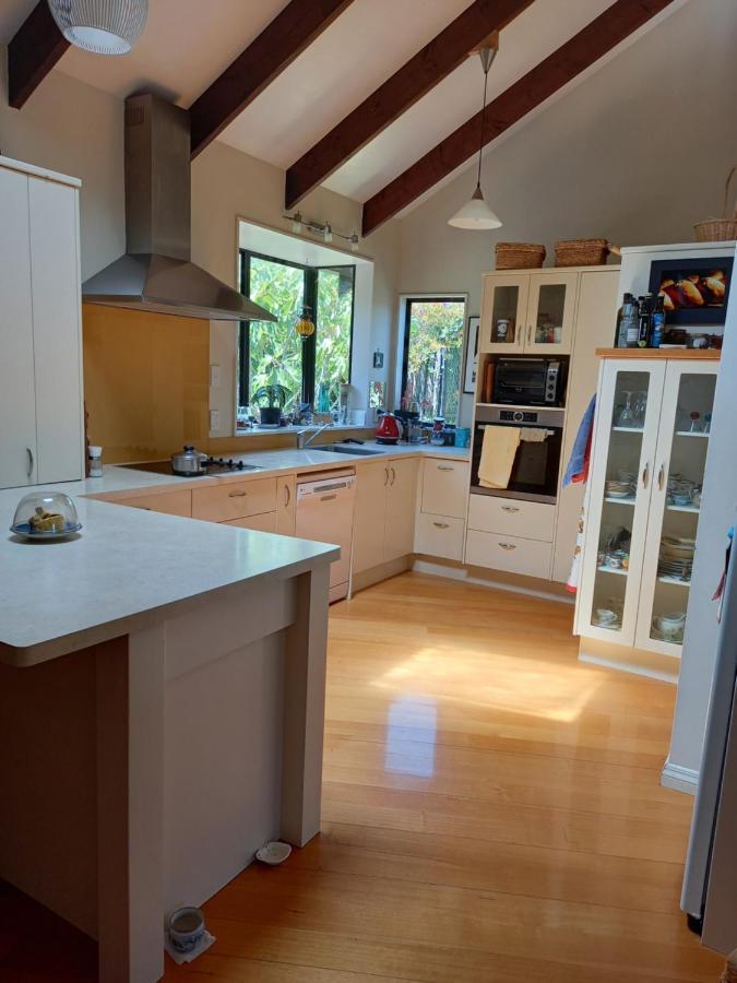 Birds Eyes Te Awanga Bed and Breakfast Eksteriør billede